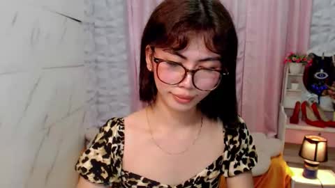 hottestdella69 online show from December 2, 3:29 pm