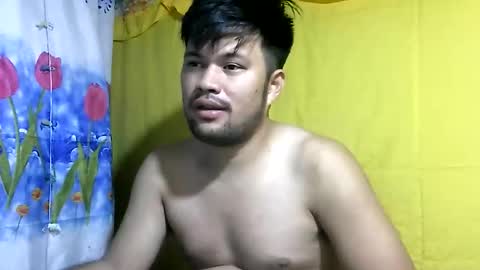 Snapshot of hottestpinoy2323 chatting on May 24, 9:20 pm HottestPinoy32 online show from May 24, 9:20 pm
