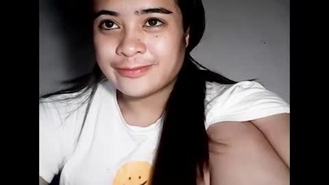Snapshot of hottie_asianbabe chatting on June 4, 12:00 pm Leen online show from June 4, 12:00 pm