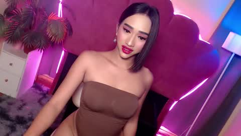 kylie online show from April 4, 6:05 pm