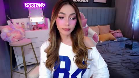 Snapshot of hottie_lexie chatting on July 8, 2:05 am LEXIE- dont forget to give me thumbs up online show from July 8, 2:05 am