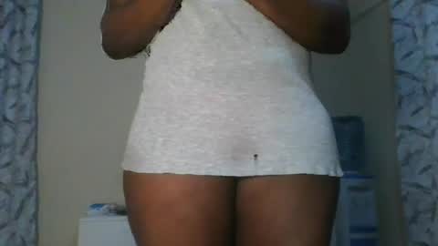 Snapshot of hottie_vera chatting on June 15, 6:48 am vera online show from June 15, 6:48 am