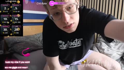 Snapshot of hottiebb95 chatting on January 31, 2:48 am Roberts stones online show from January 31, 2:48 am