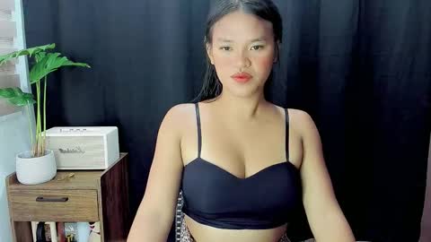 Snapshot of hottieelijah760282 chatting on November 23, 6:35 am Maxine online show from November 23, 6:35 am