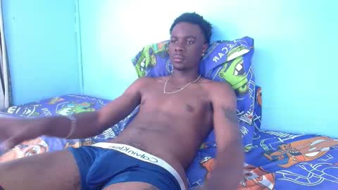 independent Model online show from December 1, 8:25 pm