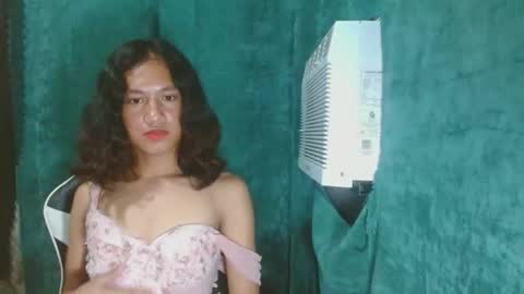 Snapshot of hottiest_luna chatting on May 2, 4:23 pm hottiest_luna online show from May 2, 4:23 pm