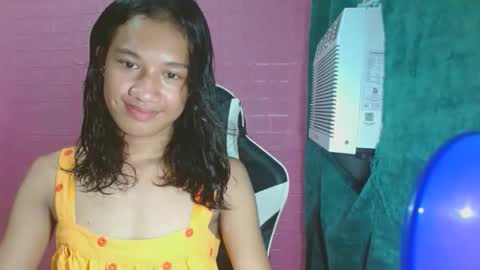 Snapshot of hottiest_luna chatting on June 2, 8:05 am hottiest_luna online show from June 2, 8:05 am