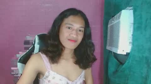 Snapshot of hottiest_luna chatting on June 4, 2:56 pm hottiest_luna online show from June 4, 2:56 pm