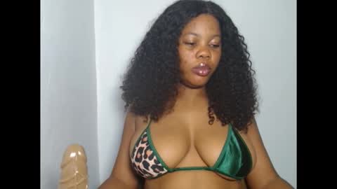 hotty_lora889 online show from October 15, 5:57 pm