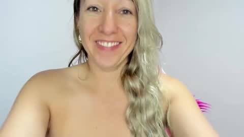 hottychrystal online show from November 21, 1:21 pm