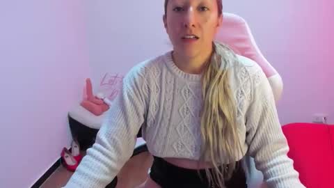 hottychrystal online show from November 28, 3:36 pm