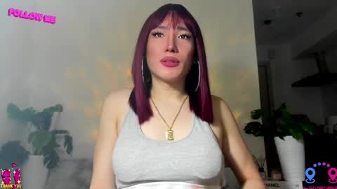 Snapshot of hottycrishinaxx chatting on February 12, 10:15 pm crishinahotty online show from February 12, 10:15 pm