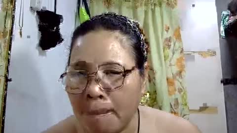 Snapshot of hottycrissy4u chatting on June 15, 5:31 am hottycrissy4u online show from June 15, 5:31 am