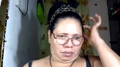 Snapshot of hottycrissy4u chatting on June 23, 5:27 am hottycrissy4u online show from June 23, 5:27 am