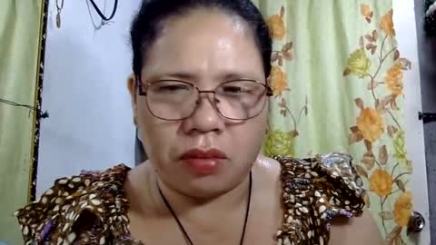 Snapshot of hottycrissy4u chatting on July 19, 7:17 pm hottycrissy4u online show from July 19, 7:17 pm