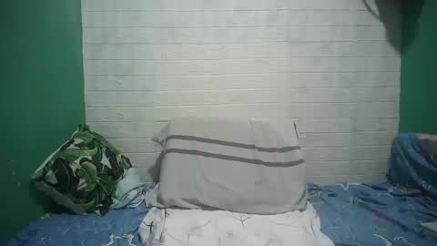 Snapshot of hotwetmommaxxx chatting on December 9, 2:28 pm hotwetmommaxxx online show from December 9, 2:28 pm