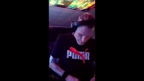 SeanPatrick online show from April 26, 5:27 am