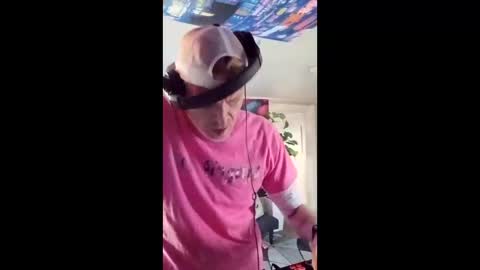 SeanPatrick online show from April 28, 10:48 pm