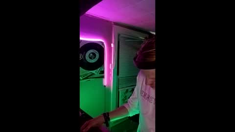 SeanPatrick online show from May 24, 9:36 am