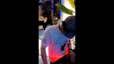 SeanPatrick online show from June 4, 1:50 pm