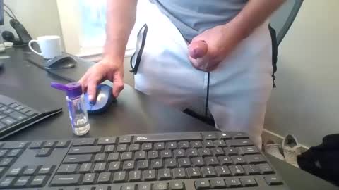 Snapshot of hoverday chatting on October 3, 2:25 pm hoverday online show from October 3, 2:25 pm