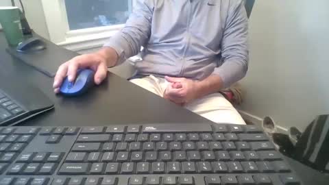 Snapshot of hoverday chatting on October 8, 1:53 pm hoverday online show from October 8, 1:53 pm