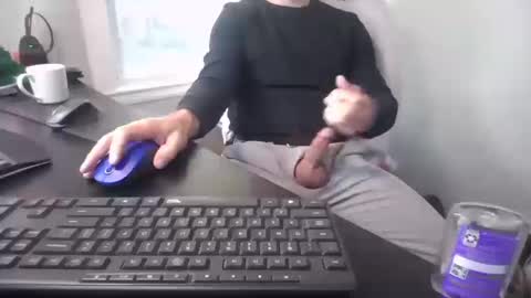 Snapshot of hoverday chatting on October 10, 12:59 pm hoverday online show from October 10, 12:59 pm