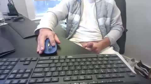 Snapshot of hoverday chatting on October 25, 1:07 pm hoverday online show from October 25, 1:07 pm