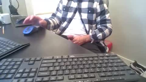 Snapshot of hoverday chatting on November 3, 2:40 pm hoverday online show from November 3, 2:40 pm