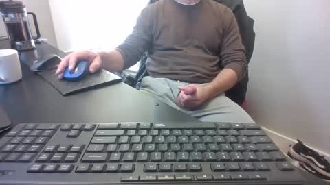 Snapshot of hoverday chatting on November 6, 5:25 pm hoverday online show from November 6, 5:25 pm