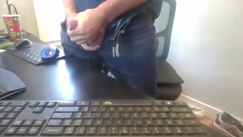 Snapshot of hoverday chatting on November 24, 3:12 pm hoverday online show from November 24, 3:12 pm