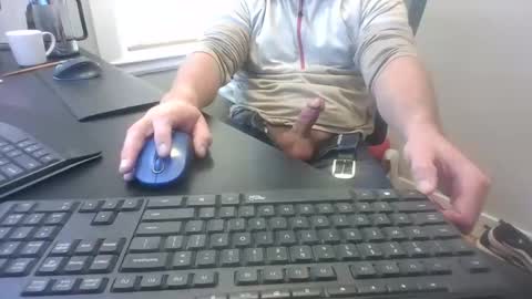 Snapshot of hoverday chatting on November 25, 4:07 pm hoverday online show from November 25, 4:07 pm