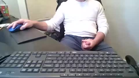 Snapshot of hoverday chatting on December 19, 9:22 pm hoverday online show from December 19, 9:22 pm