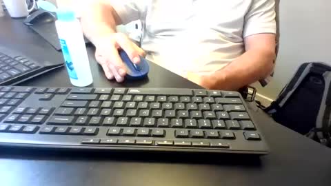 Snapshot of hoverday chatting on June 22, 3:53 pm hoverday online show from June 22, 3:53 pm