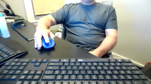 Snapshot of hoverday chatting on July 5, 3:13 am hoverday online show from July 5, 3:13 am