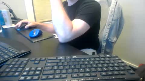 Snapshot of hoverday chatting on July 8, 3:00 am hoverday online show from July 8, 3:00 am