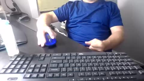 Snapshot of hoverday chatting on July 12, 3:41 am hoverday online show from July 12, 3:41 am