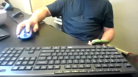 Snapshot of hoverday chatting on July 16, 1:44 am hoverday online show from July 16, 1:44 am