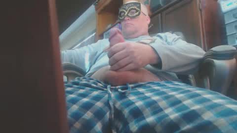 Snapshot of howardtheduc chatting on January 25, 3:41 pm Howard817 online show from January 25, 3:41 pm