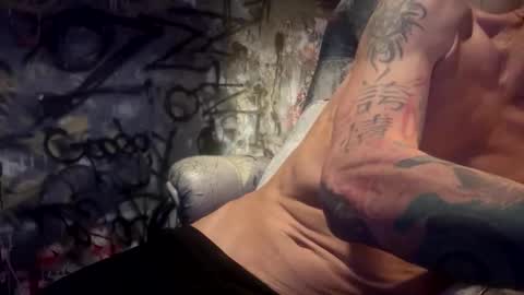 Snapshot of howbowdadareboy33 chatting on November 26, 7:59 pm ask me online show from November 26, 7:59 pm