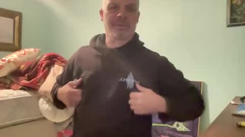 Snapshot of howlingatnothing chatting on December 26, 7:56 am howlingatnothing online show from December 26, 7:56 am