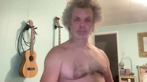 Snapshot of howlingatnothing chatting on September 25, 1:20 am howlingatnothing online show from September 25, 1:20 am