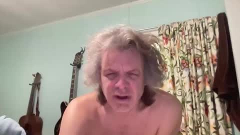 Snapshot of howlingatnothing chatting on February 15, 11:45 pm howlingatnothing online show from February 15, 11:45 pm