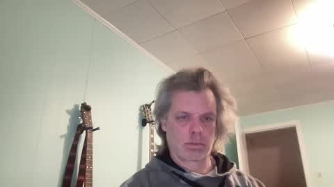 Snapshot of howlingatnothing chatting on February 18, 5:36 am howlingatnothing online show from February 18, 5:36 am