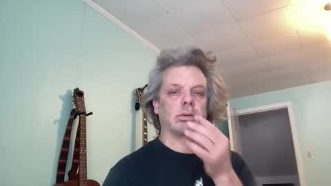 Snapshot of howlingatnothing chatting on February 19, 11:50 am howlingatnothing online show from February 19, 11:50 am