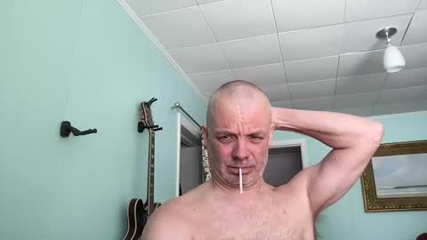 Snapshot of howlingatnothing chatting on February 22, 2:48 pm howlingatnothing online show from February 22, 2:48 pm