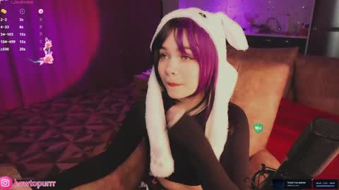 Snapshot of howtomeow chatting on April 20, 5:16 pm Mia online show from April 20, 5:16 pm