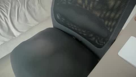 Snapshot of hshr13 chatting on October 16, 6:58 am hshr13 online show from October 16, 6:58 am