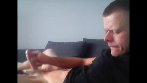 Snapshot of hubikush22 chatting on October 22, 2:50 pm hubikush22 online show from October 22, 2:50 pm