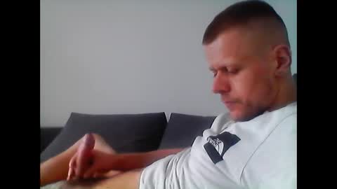 Snapshot of hubikush22 chatting on February 27, 4:07 pm hubikush22 online show from February 27, 4:07 pm